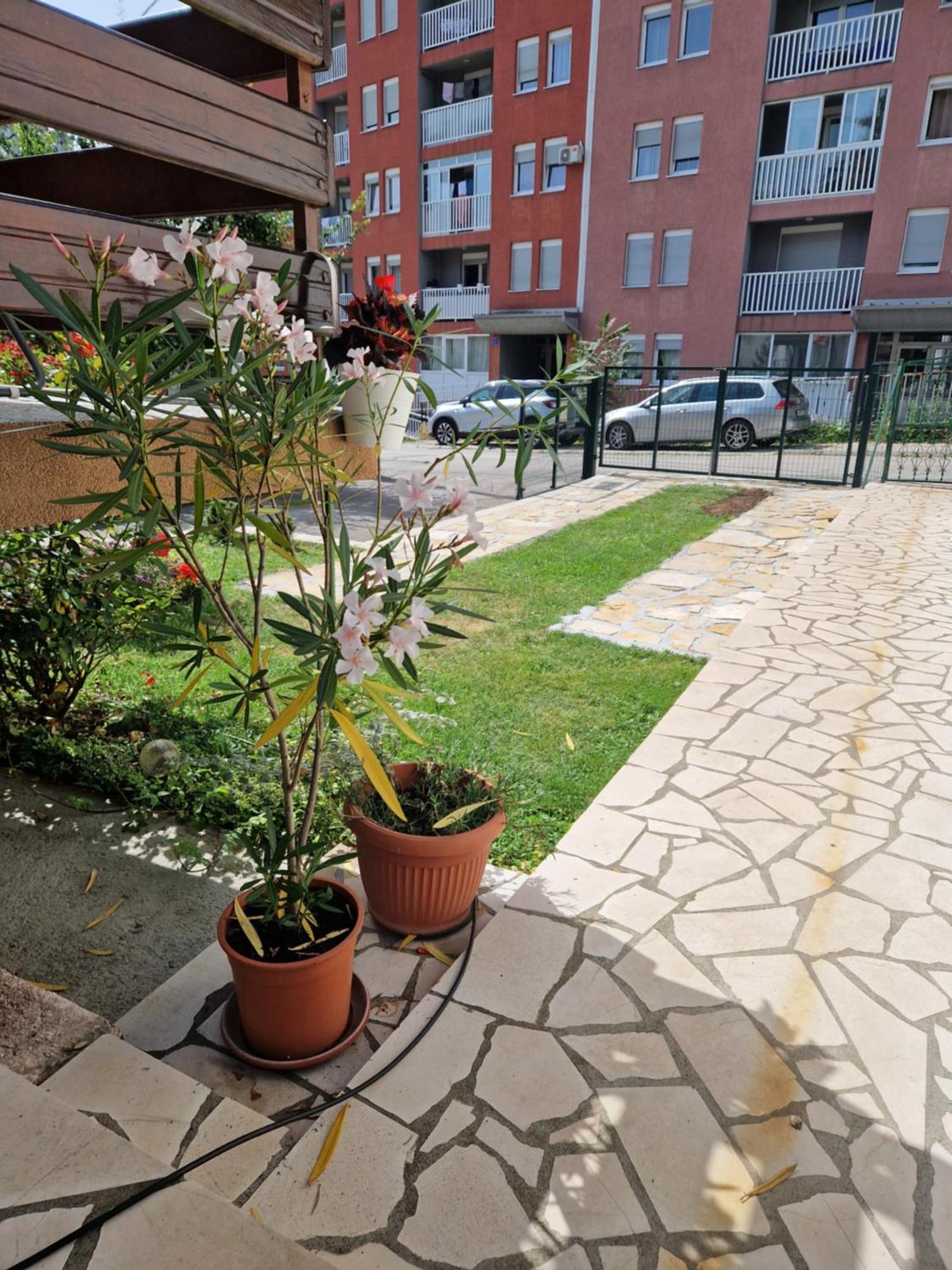 Guesthouse Irac Тузла Экстерьер фото