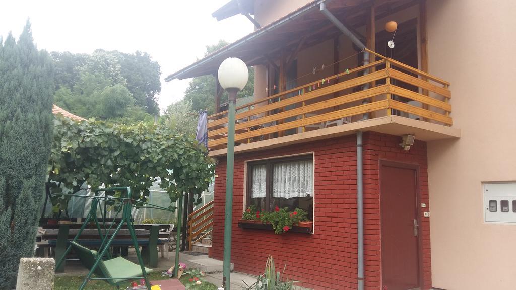 Guesthouse Irac Тузла Экстерьер фото